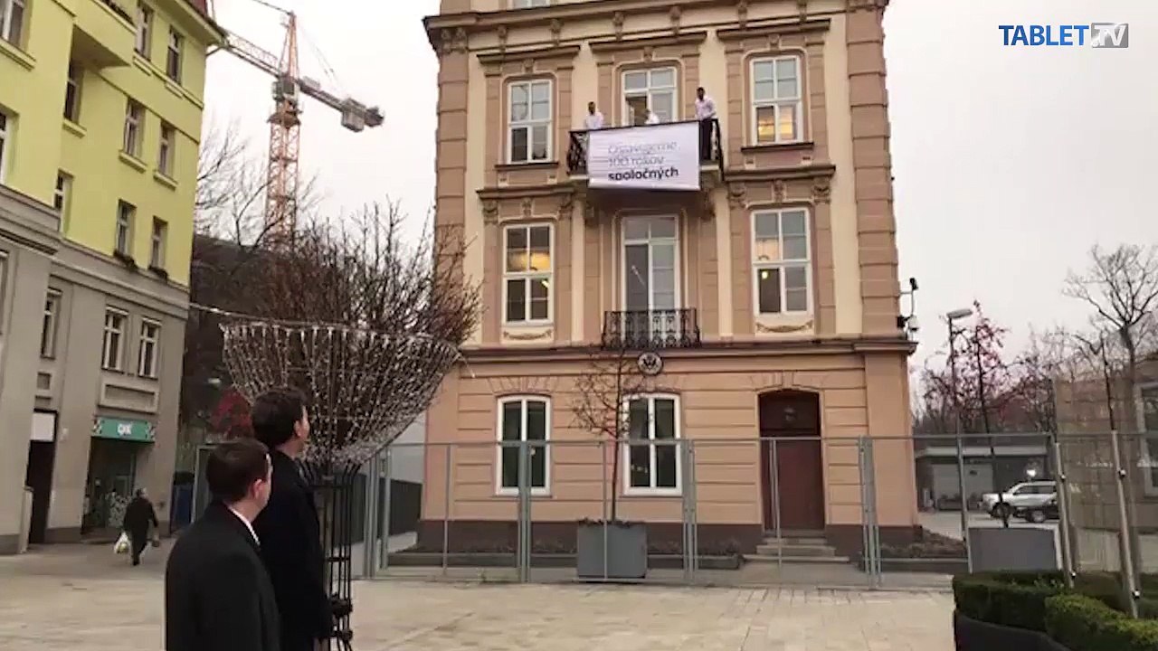 ZÁZNAM: Veľvyslanectvo USA predstavuje nové logo spolupráce so Slovenskom