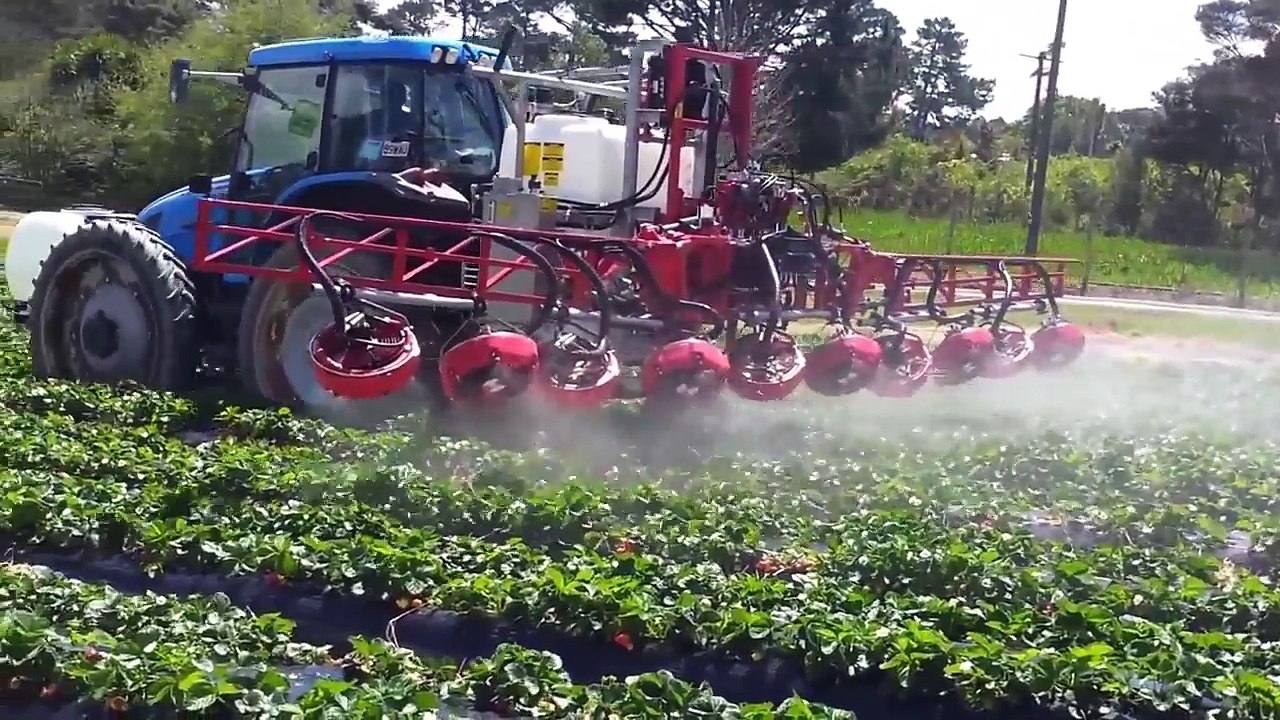 02.Wonderful Farming Equipment - Modern Inter Row Cultivator Praying Machine New Technology