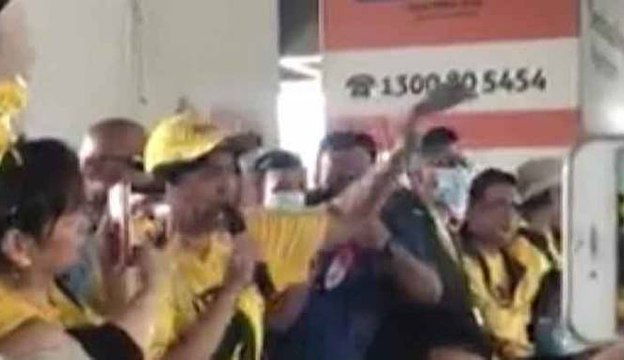 Konflik Politik Malaysia, Najib Tun Razak Dituntut Mundur