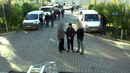 Suriyeli gencin katil zanlıları adliyeye sevk edildi