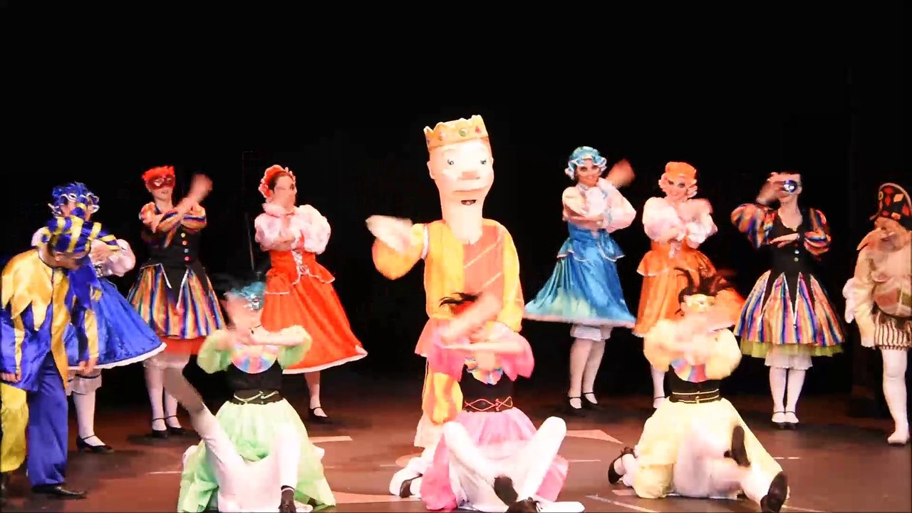 Extraits du spectacle "En Piste" par le groupe folklorique "Nice La Belle" - 2/5