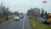 Une plaque de verglas provoque un gros accident sur la route (vidéo)