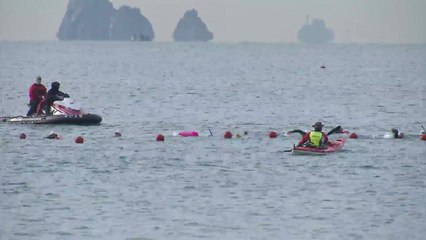 겨울 바다로 '풍덩'...해운대 북극곰수영축제 / YTN