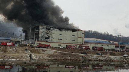 경기 양주 디스플레이 공장 불...2시간 만에 진화 / YTN