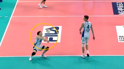 '신인' 김정호, 배구 명가 삼성화재 살렸다!...KB손보에 역전승 / YTN