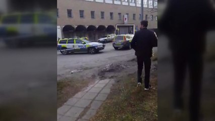 스톡홀름 지하철 입구 폭발...2명 사상 / YTN