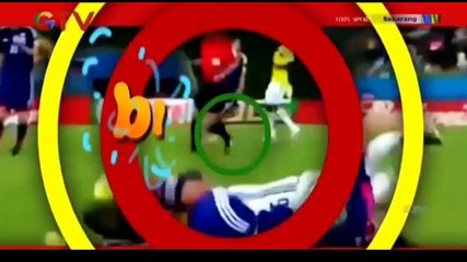 Aksi Kocak Gagal Tendang Bola Ini Bikin Ngakak