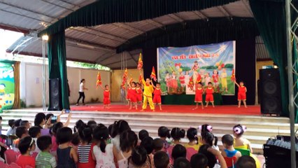 Tổng hợp những cảnh hồn nhiên, đáng yêu của các bé