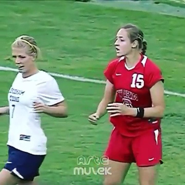 Women soccer match 2018 || girls fight during football match on football ground || dirty girls fight  || amazing fight