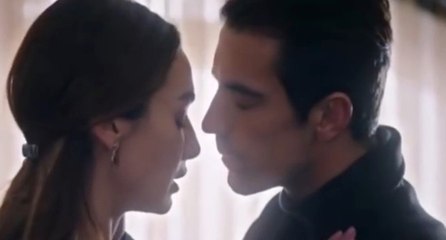 Reytingleri Kötü Giden Siyah Beyaz Aşk'ta Öpüşme Sahnesi Geceye Damga Vurdu