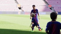 Barcelona fans welcome Coutinho arrival