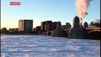 ABD'de nehirlerden sonra okyanus kıyıları da buz tuttu