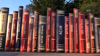 Bu duvarı görenler durup bir daha bakıyor