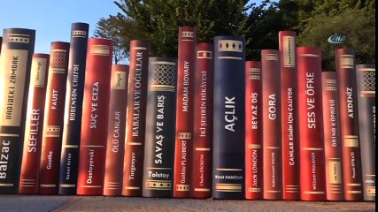 Bu Duvarı Görenler Durup Bir Daha Bakıyor