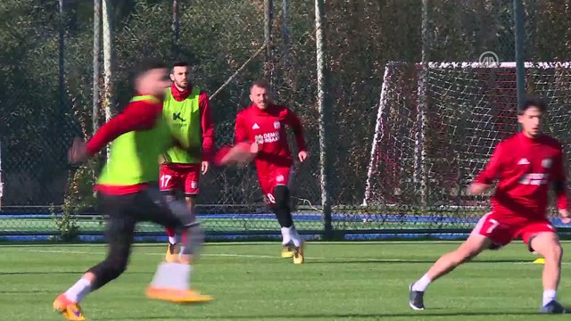 'Futbolu Sivasspor'da bırakmak istiyorum - ANTALYA