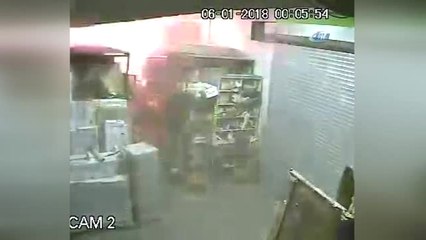 Mobilya Deposundaki Yangının Güvenlik Kamera Kayıtları Ortaya Çıktı