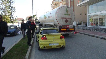 Antalya'da Bir Garip Kovalamaca! Polisten Kaçarken TIR'a Tutuldu