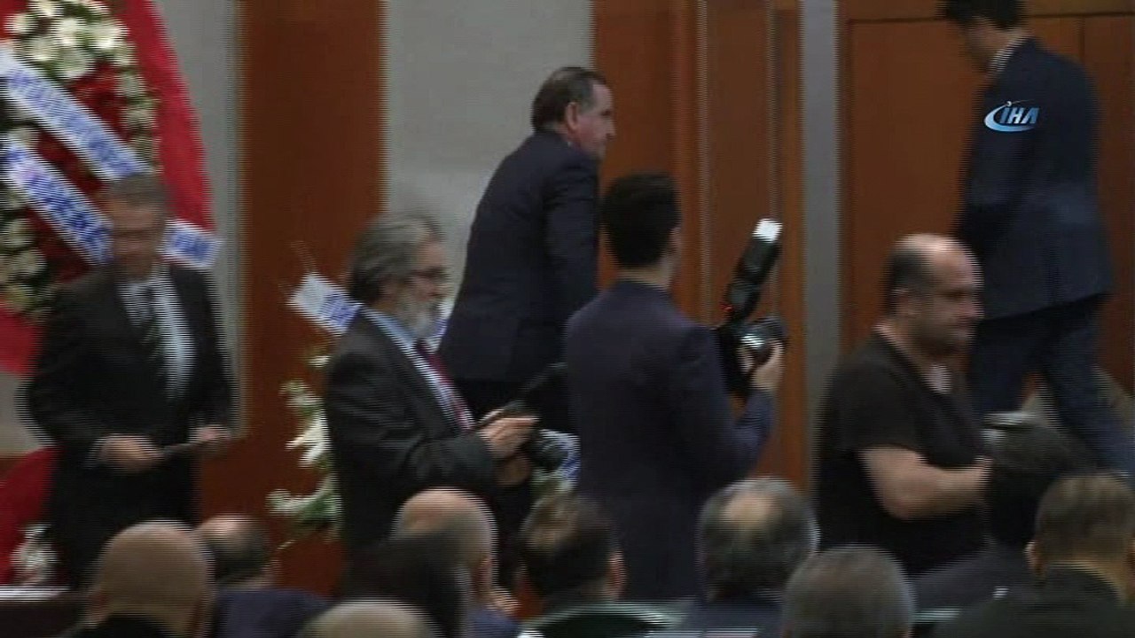 Bakan Osman Aşkın Bak: “Sokakları toplumu tehdit eden kanserli hücrelere bırakmayacağız”- Gençlik ve Spor Bakanı Osman Aşkın Bak:- “Sporun gücünü kullanarak terörü de yeneceğiz”