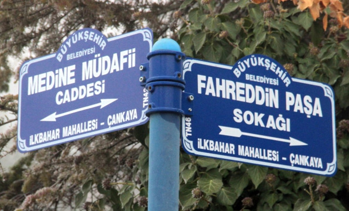 Tabelalar Asıldı