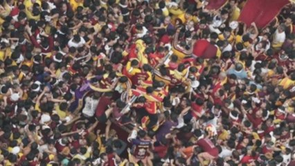 Miles de filipinos celebran la Fiesta del Nazareno Negro en Manila