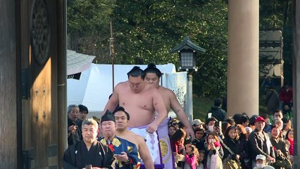 Sumo: un rituel du Nouvel An dans l'ombre des scandales