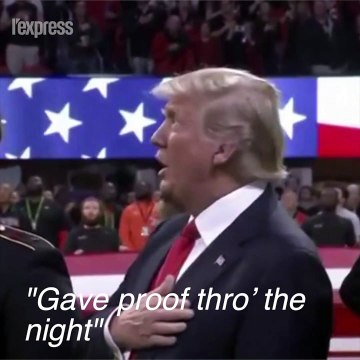 Donald Trump a-t-il oublié les paroles de l'hymne américain?