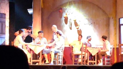 Απόσπασμα Πρεμιέρας Παράστασης '' Γοργόνες και Μάγκες '' - Live 2017 HD