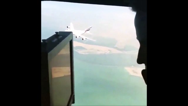 2 avions se frolent en plein vol... Incroyable