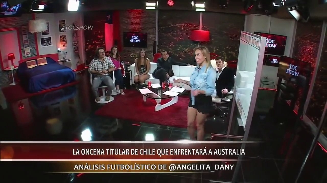 Quand une reporter sportive fait une belle surprise aux telespectateurs