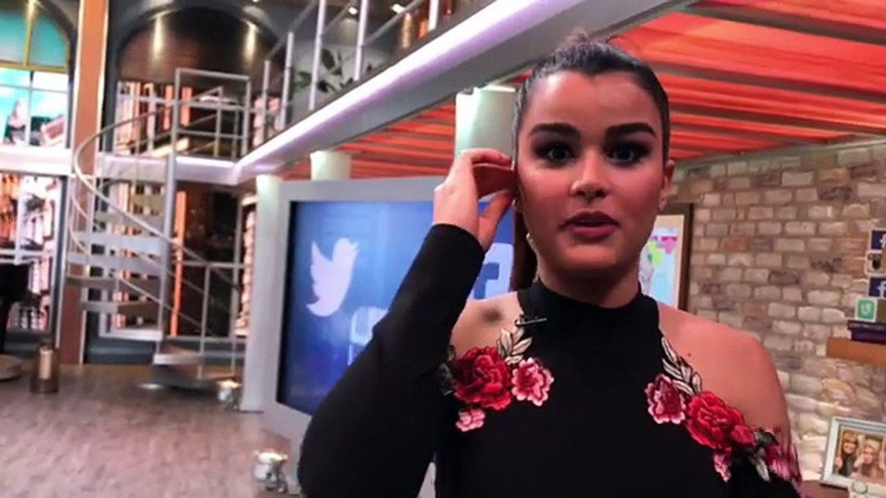 Amelia Vega tiene bloqueada a Clarissa Molina, le pide a que la desbloquee