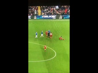 A tak wścieka się Joël Matip z Liverpoolu