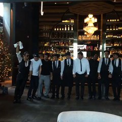 Nusret halay başı oldu