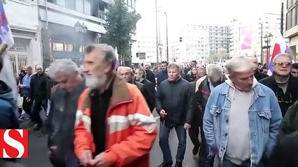 Yunanistan'da göstericiler Çalışma Bakanlığını işgal etti