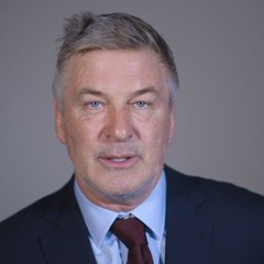 Alec Baldwin is calling on you to stop Trump from firing Mueller