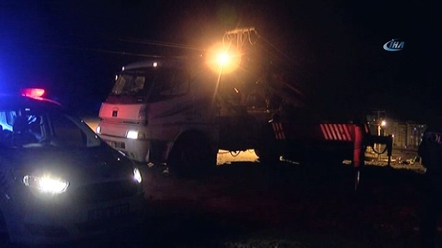 15 metrelik uçuruma yuvarlanan otomobildeki 7 kişi burunları bile kanamadan kurtuldu- Uçuruma yuvarlanan otomobilden yara almadan kurtuldular