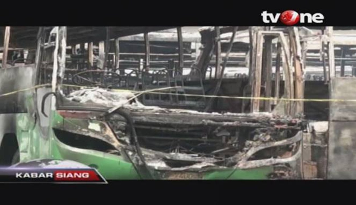Pool Mayasari Bakti Terbakar, 17 Bus Hangus