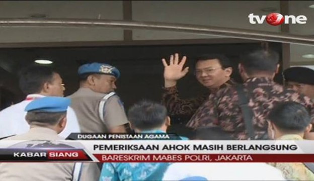 Ahok Diperiksa Sebagai Terlapor Penistaan Agama