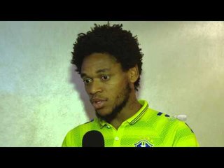 Luiz Adriano explica suas funções dentro de campo