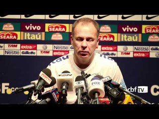Entrevista coletiva de Mano Menezes antes da partida contra o México