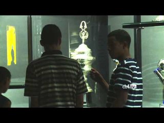Garoto de Projeto Social conhece o Museu da CBF