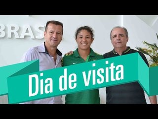 Gilmar e Dunga visitam a Seleção Feminina