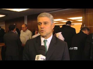 Peter Siemsen festeja passo para tornar futebol brasileiro mais saudável financeiramente