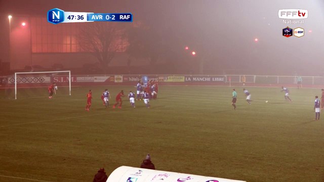 Coup franc qui frappe la transversale!!