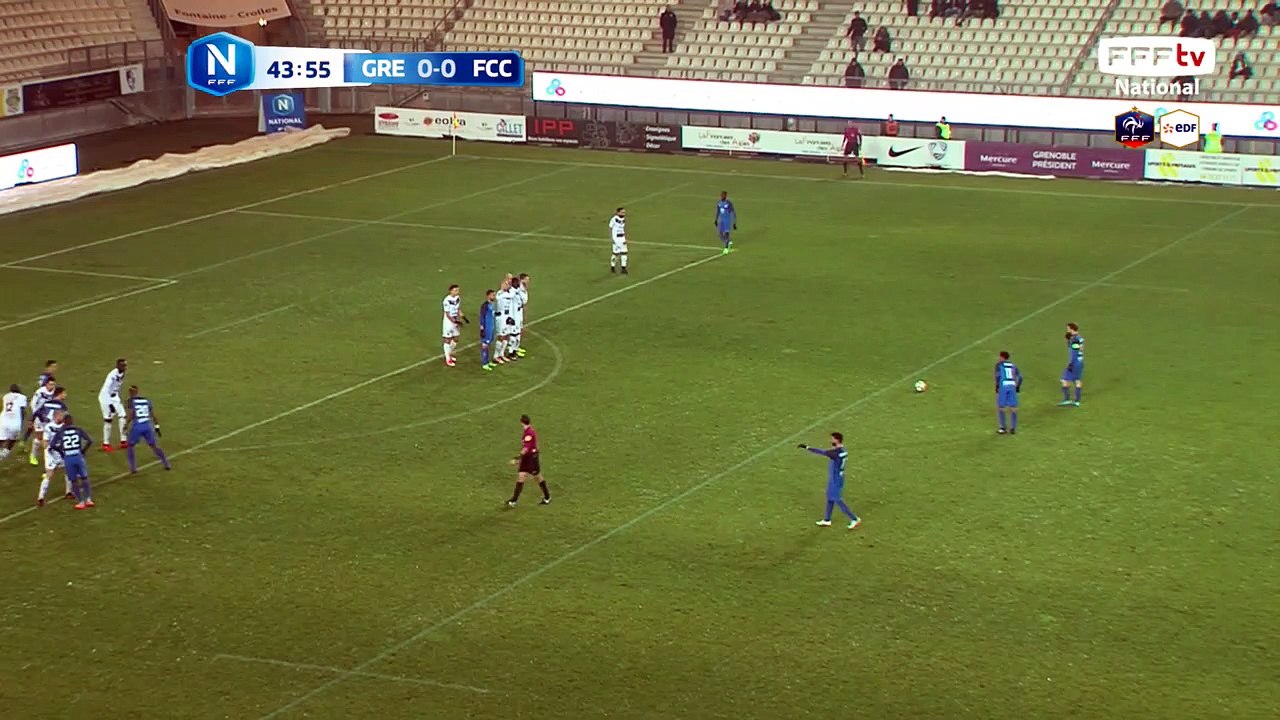 Coup franc sur la barre !!!