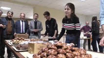 Ders çalışan öğrencilere pasta ve börek ikramı - AMASYA