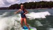 Cette surfeuse fait du Hula Hoop avec un cerceau en pleine vague !