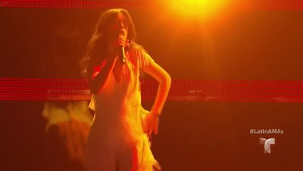 Camila Cabello - Havana Live (Latin American Music Awards 2017) Spanglish Version