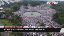 Massa Semakin Ramai Padati Bundaran Bank Indonesia