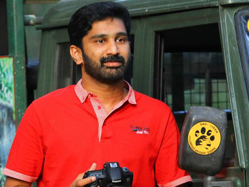 കിട്ടിയ ചീമുട്ടയേറ് ഇങ്ങനെ ആയിരുന്നോ / ഈ ചിത്രം ആണ് ഇപ്പോള്‍ സോഷ്യല്‍ മീഡിയയില്‍ വൈറല്‍