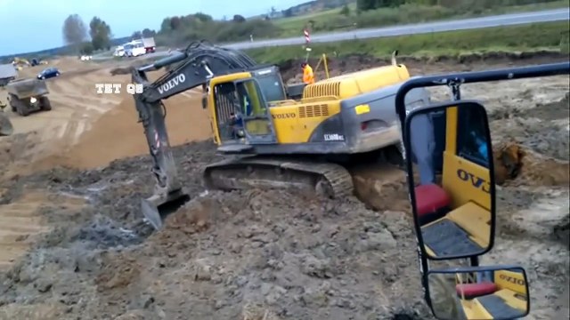 124.World's Massive Engineering Heavy Equipment & Idiots Operator Fails